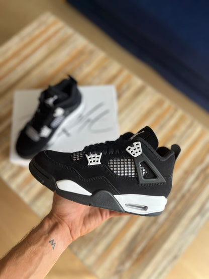 Jordan 4 retro white thunder