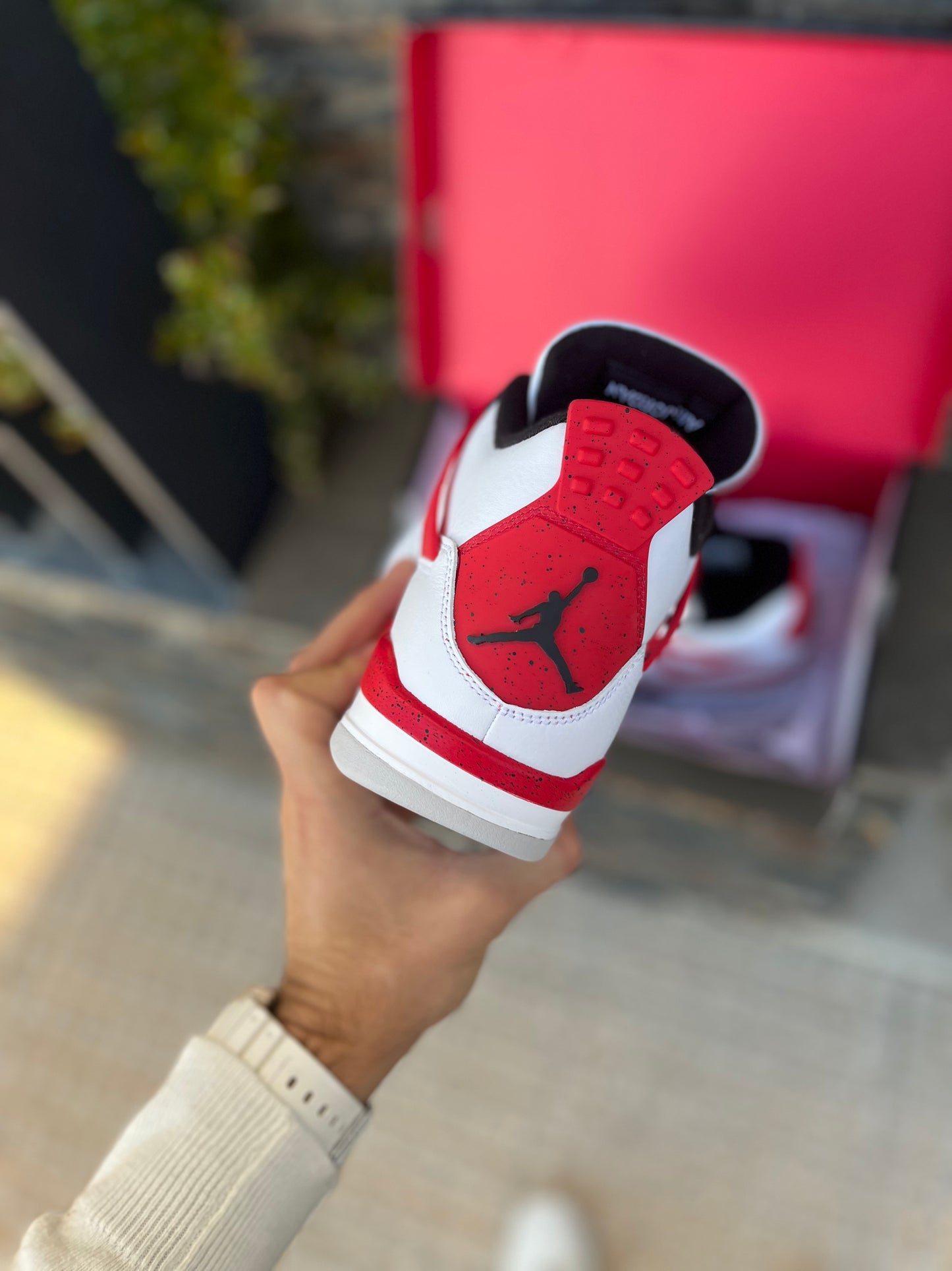 Jordan 4 retro red cement